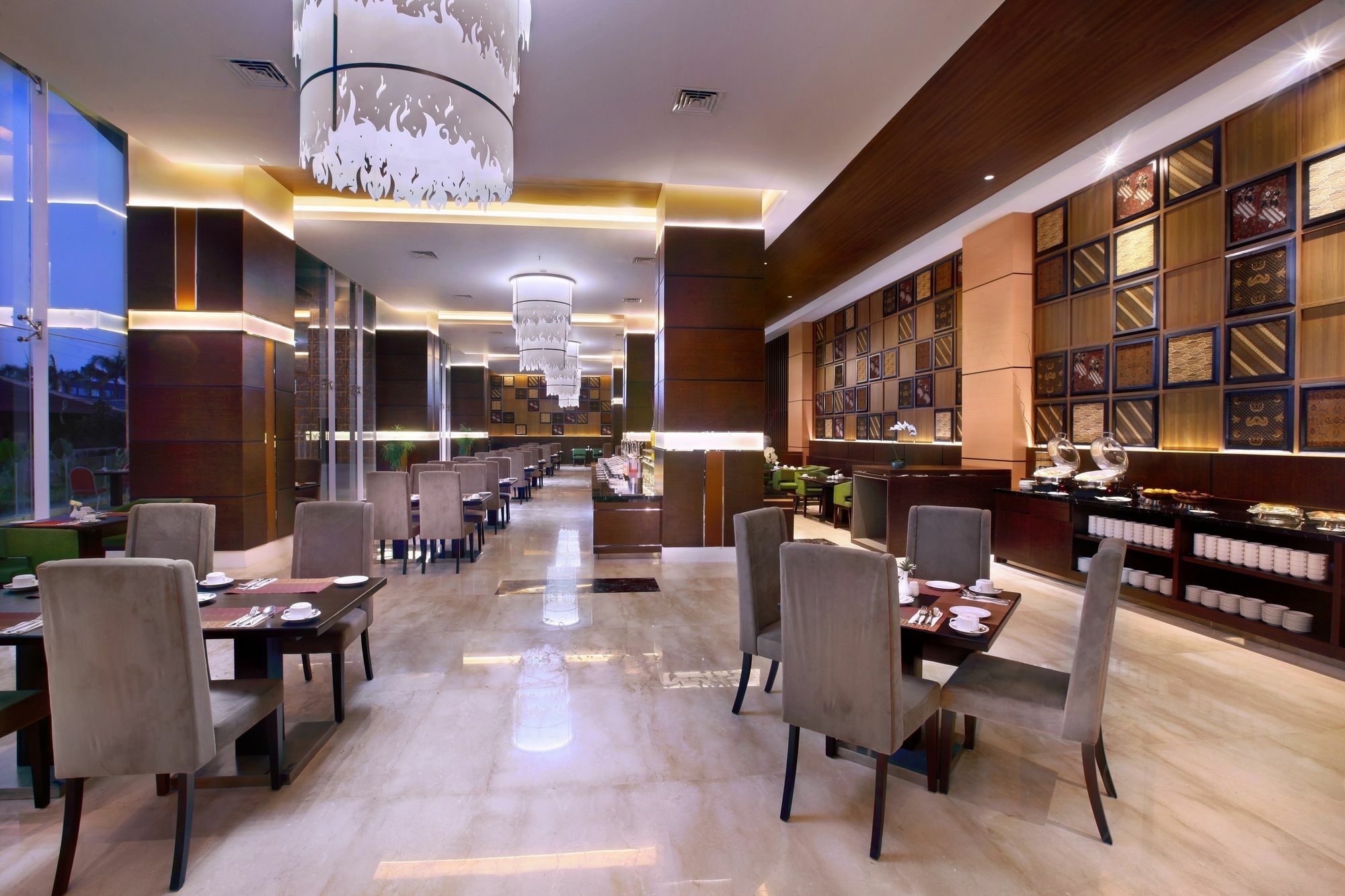 The Alana Hotel & Convention Center Solo By Aston Екстер'єр фото